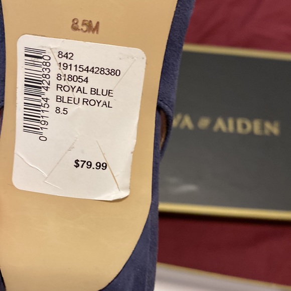 ❌ SOLD❌ Ava & Aiden Pom Pom Valessa Shoes - Picture 7 of 9